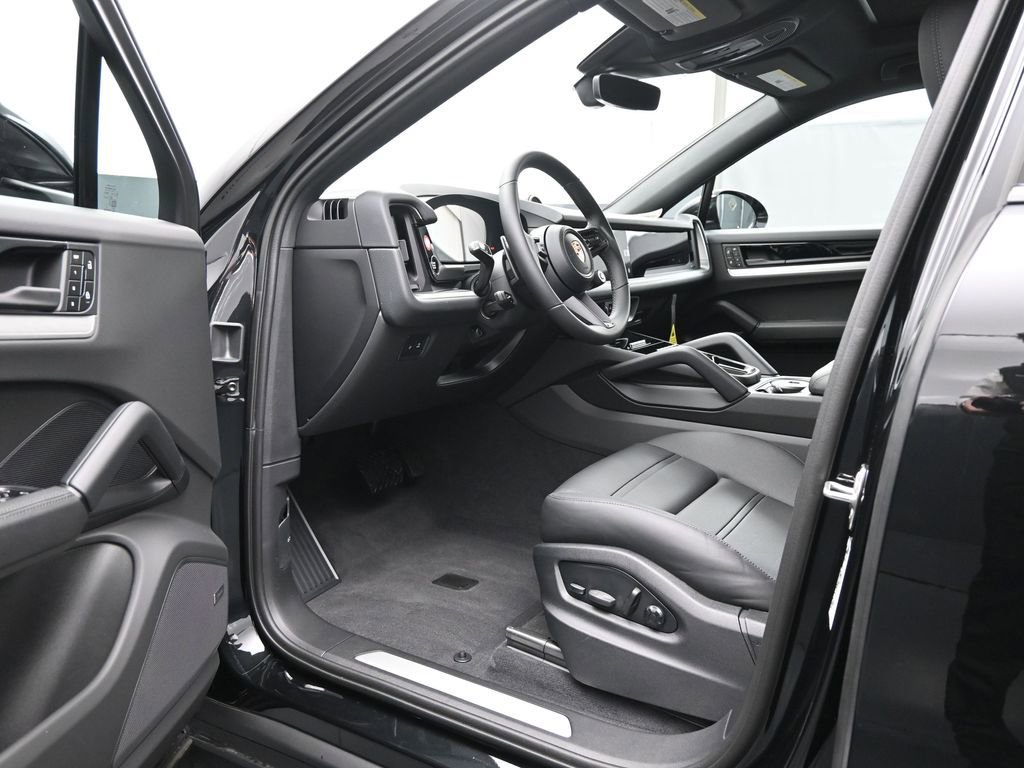New 2026 Porsche Cayenne Coupe image 4