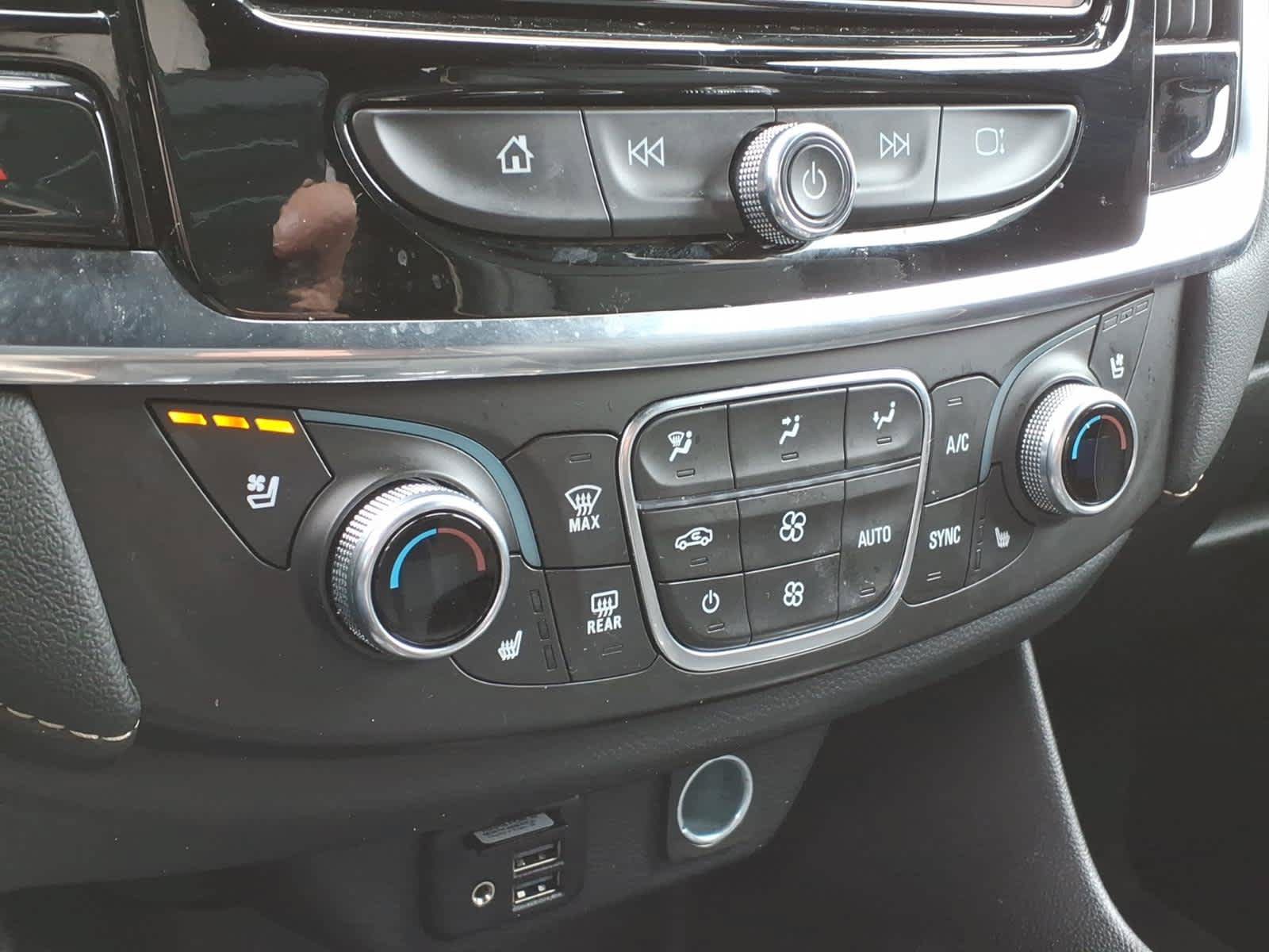Certified 2023 Chevrolet Traverse Premier w/ Redline Edition AWD/4WD image 12