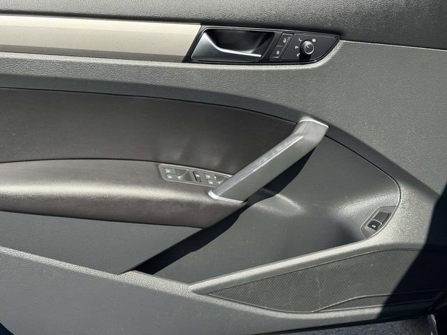 Used 2022 Volkswagen Passat 2.0T SE image 13