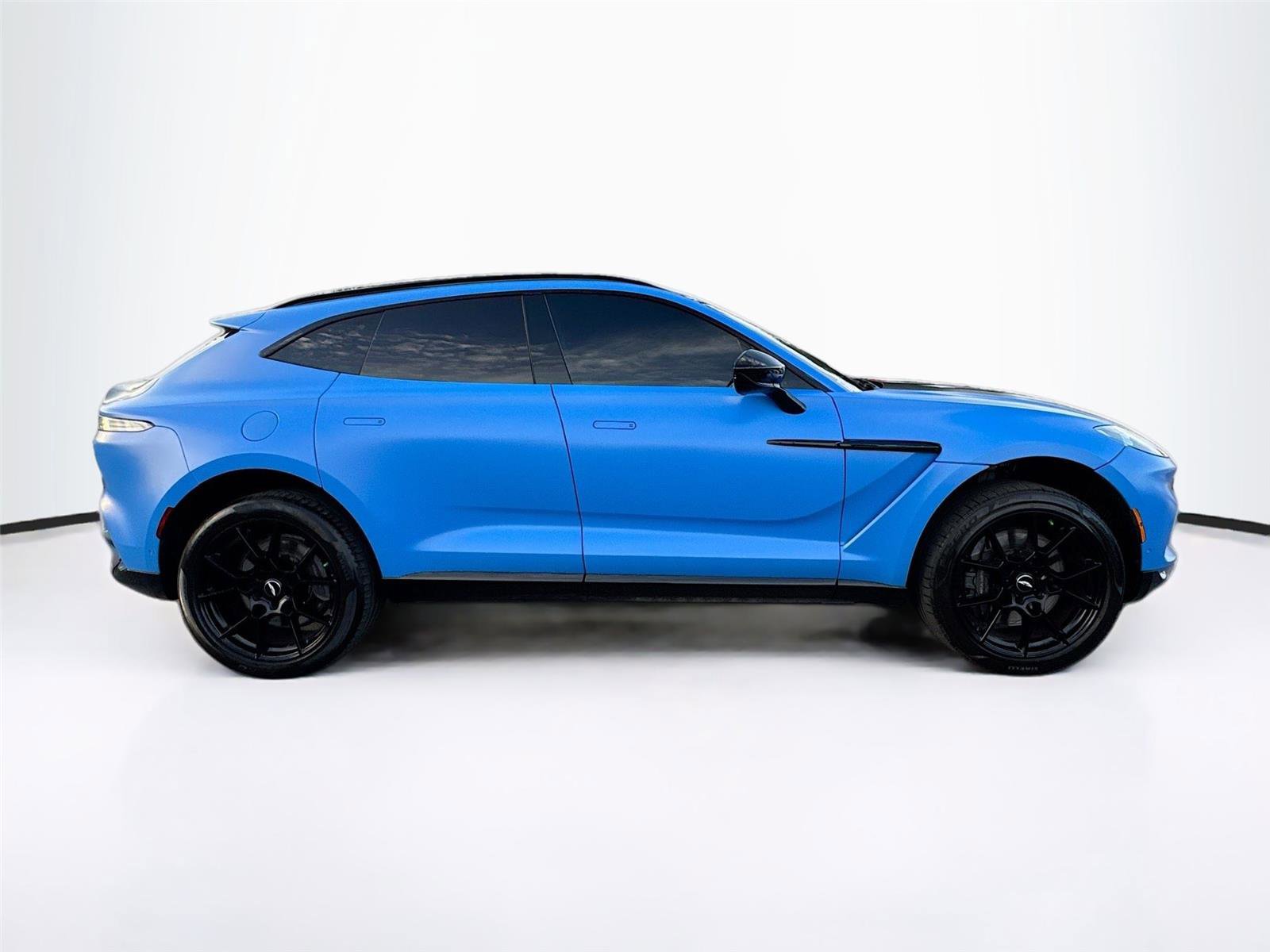 Used 2021 Aston Martin DBX image 8