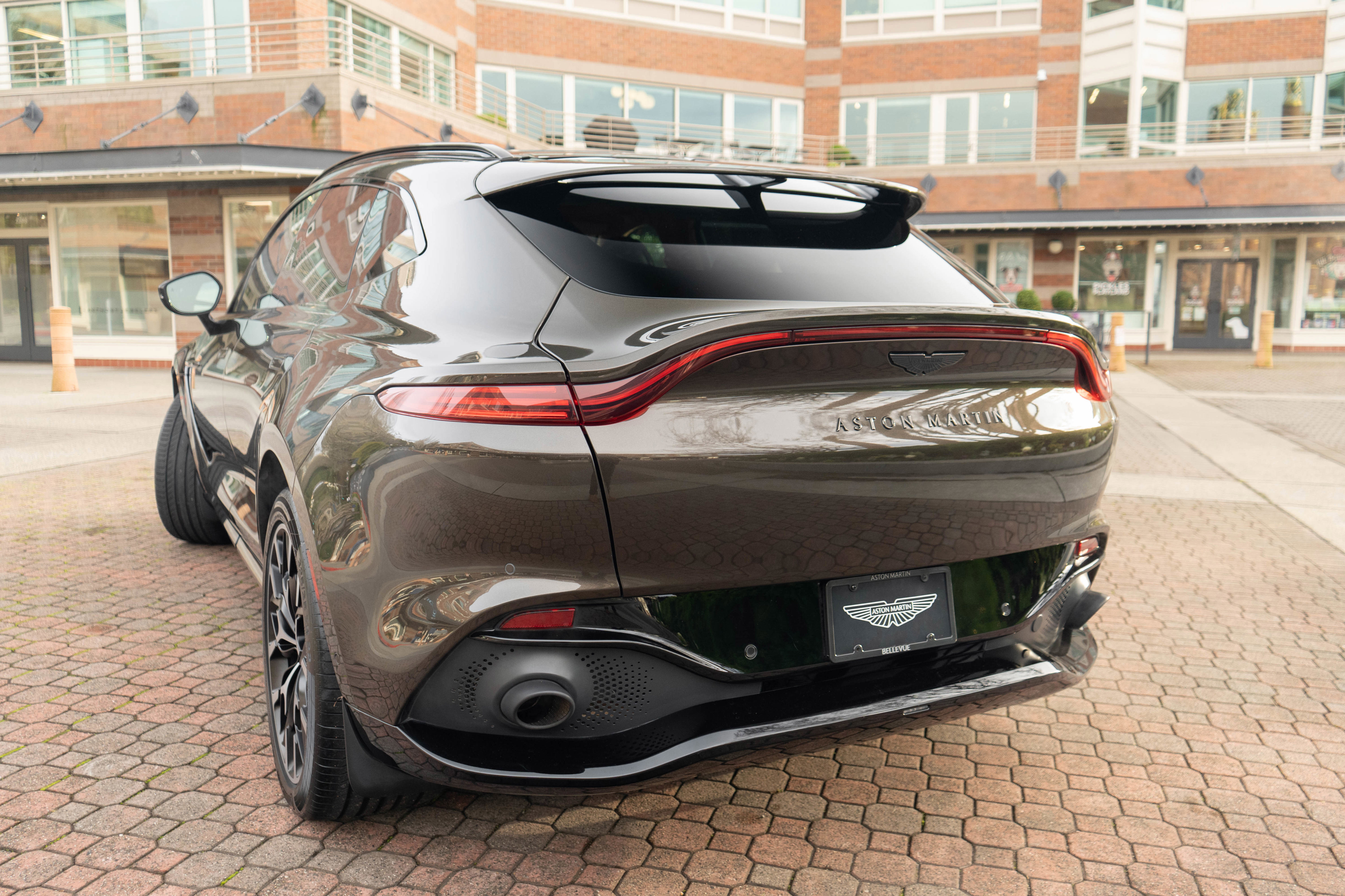 Used 2021 Aston Martin DBX image 51