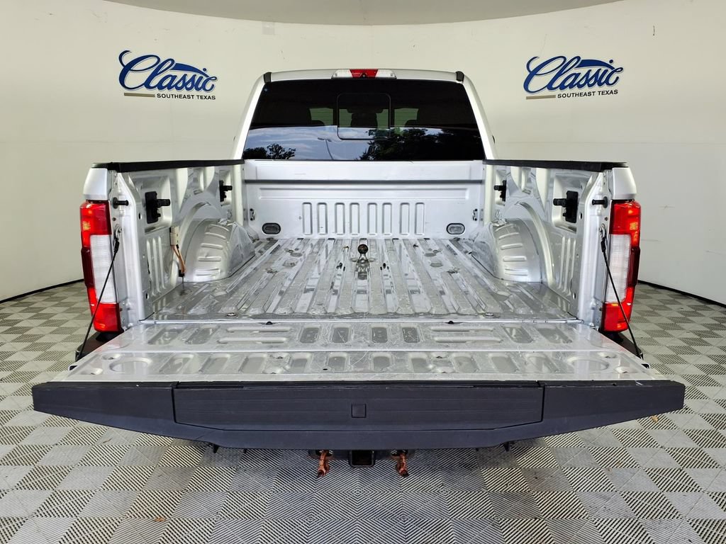Used 2017 Ford F250 Platinum w/ FX4 Off-Road Package AWD/4WD image 5