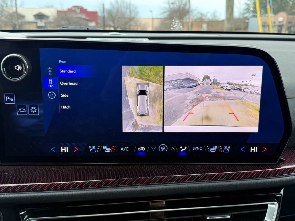 Used 2024 Chevrolet Traverse RS image 23