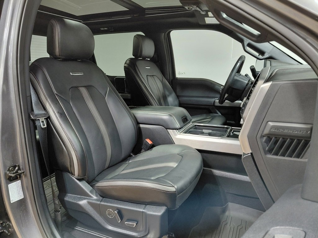 Used 2021 Ford F350 Platinum w/ Tremor Off-Road Package image 32