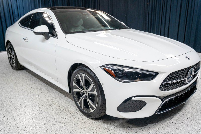 New 2026 Mercedes-Benz CLE 300 4MATIC Coupe image 3