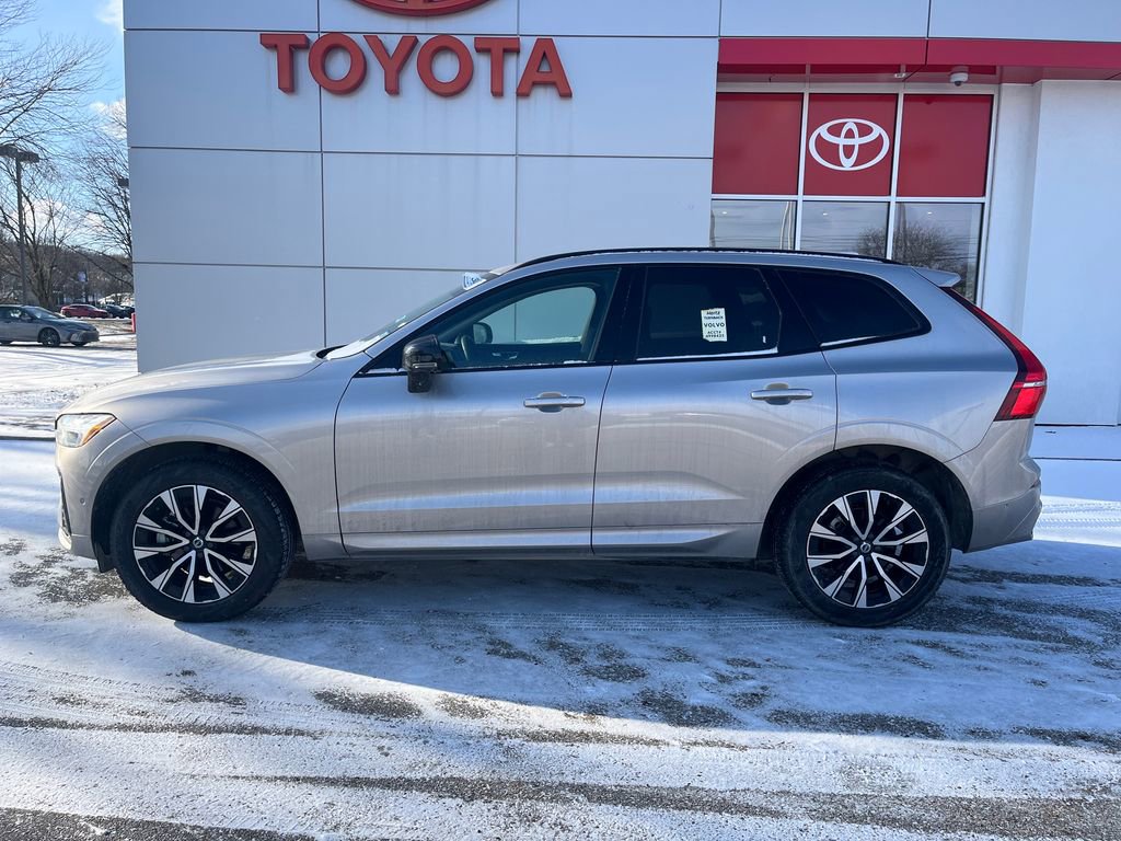 Used 2025 Volvo XC60 B5 Plus image 30