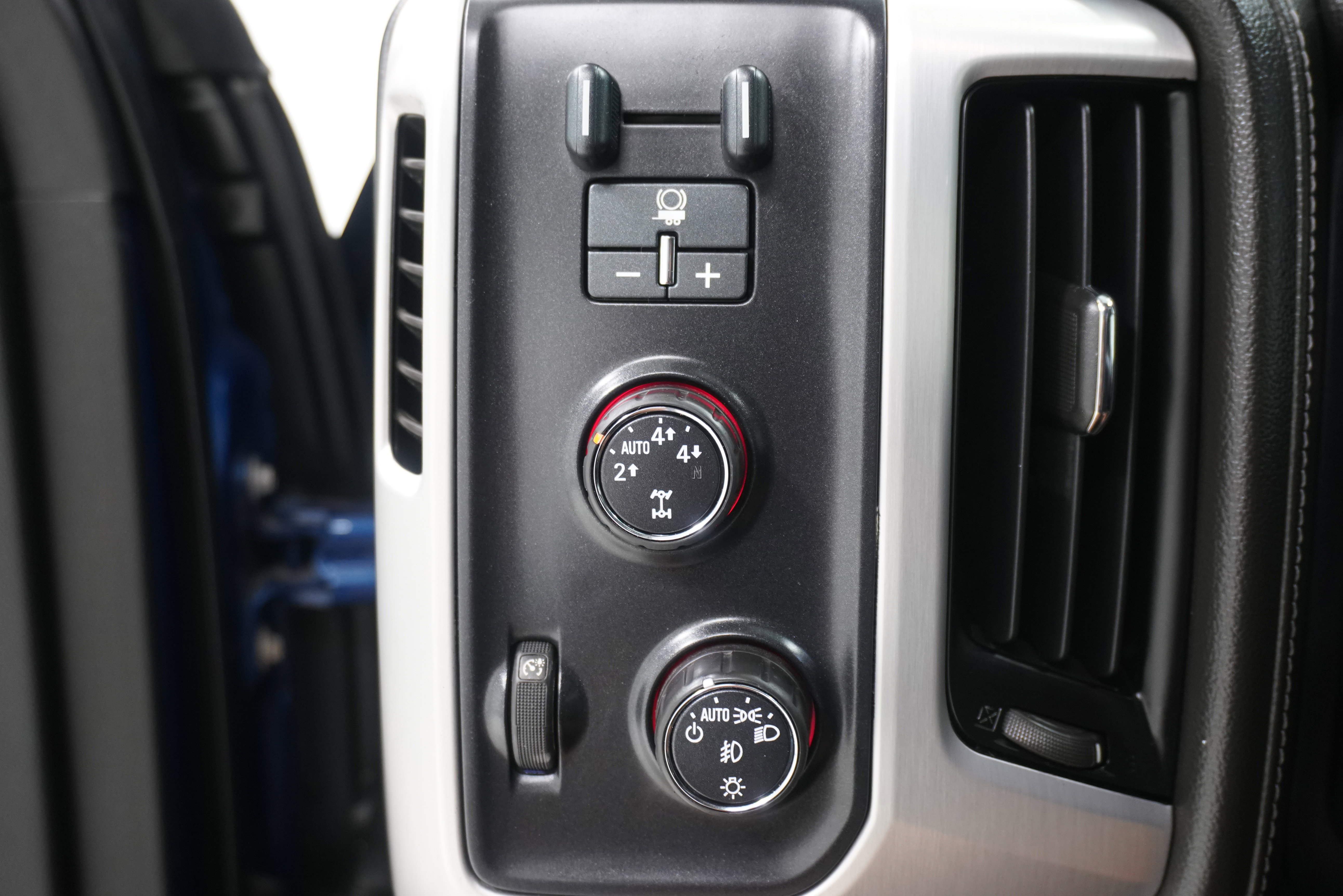 Used 2015 GMC Sierra 1500 SLE w/ Texas SLE Value Package AWD/4WD image 22