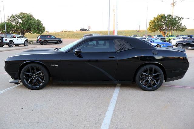 Used 2022 Dodge Challenger R/T RWD image 2
