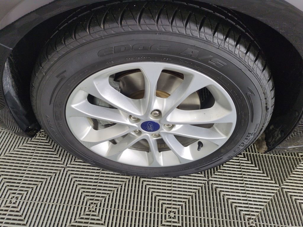 Used 2019 Ford Fusion SE image 27