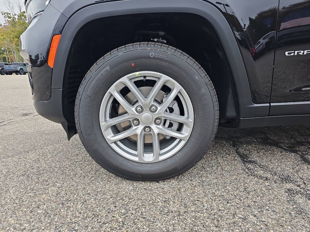 New 2025 Jeep Grand Cherokee Laredo X w/ Trailer Tow Package image 29