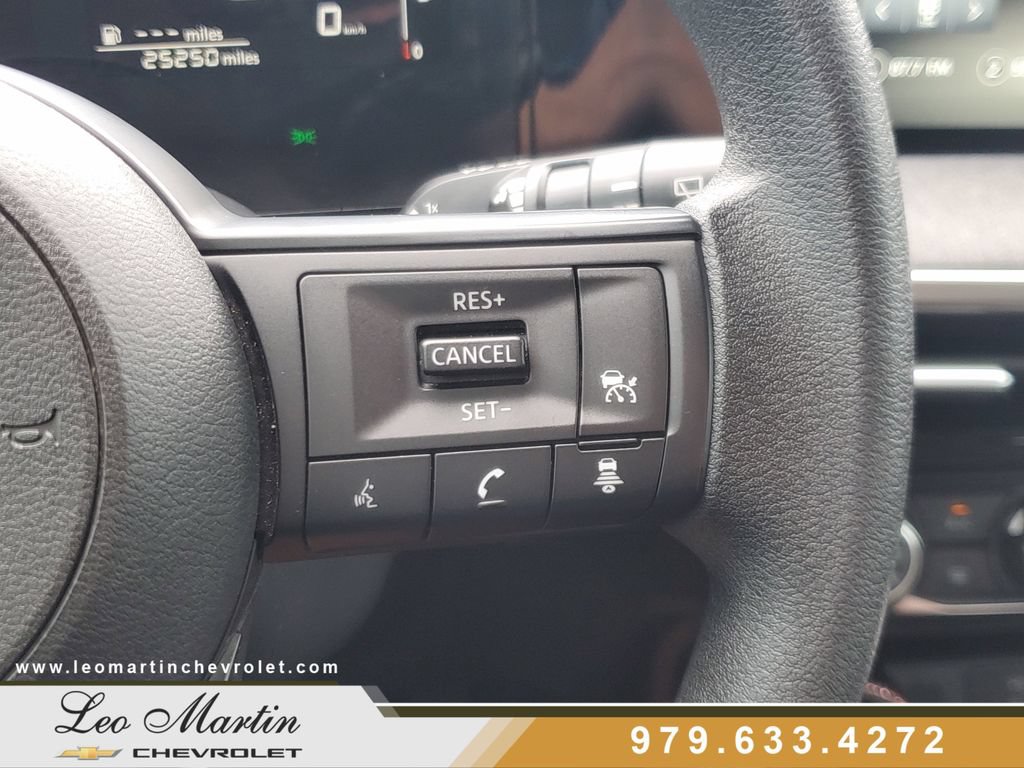 Used 2025 Nissan Kicks SV FWD image 19
