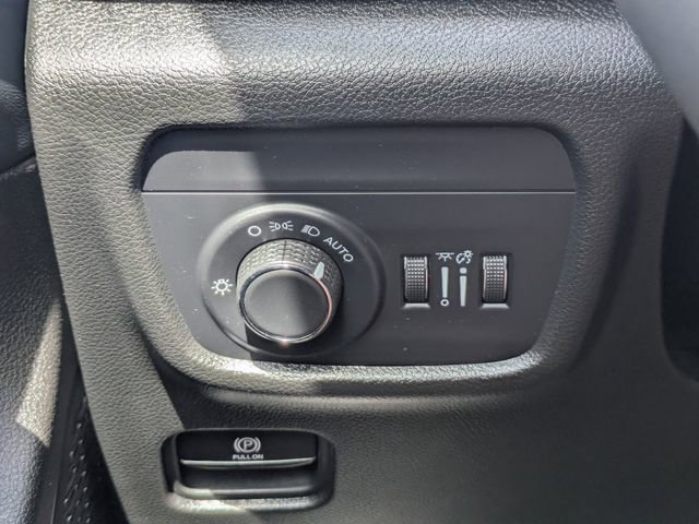 Used 2024 Jeep Grand Cherokee Laredo X w/ Luxury Tech Group I AWD/4WD image 30