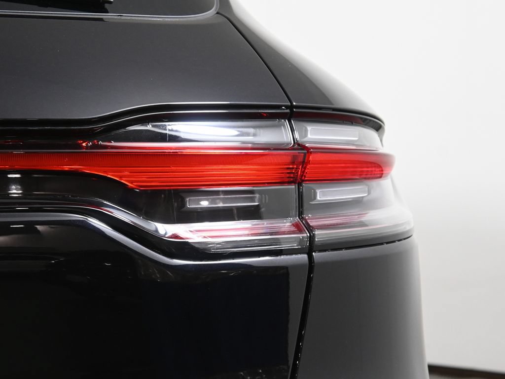 New 2026 Porsche Macan AWD/4WD image 13