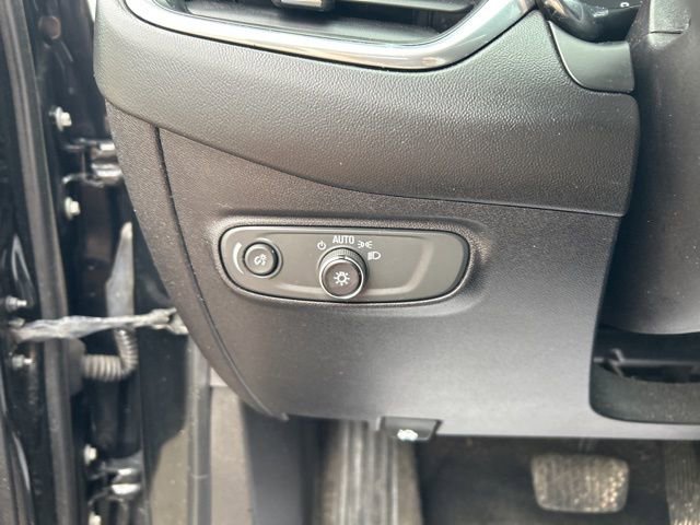 Used 2018 Chevrolet Equinox LT image 18