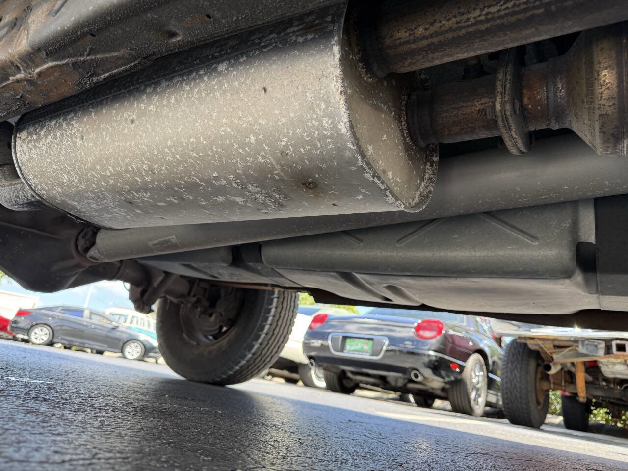 Used 2005 Chevrolet Express 2500 image 24