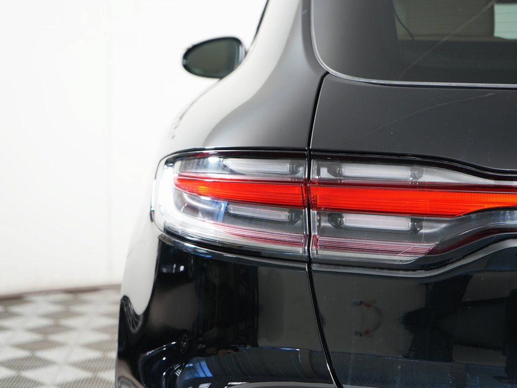 Certified 2026 Porsche Macan AWD/4WD image 12