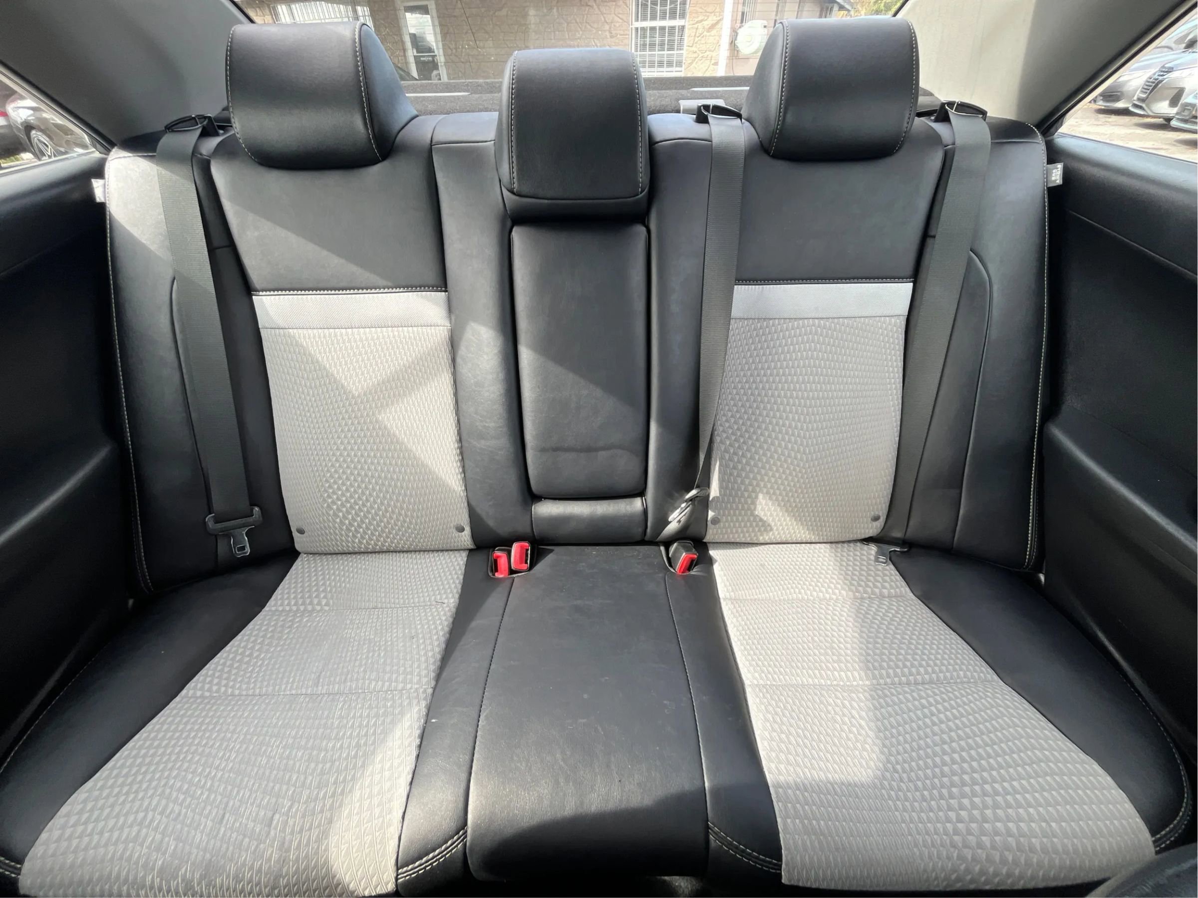 Used 2014 Toyota Camry SE image 18