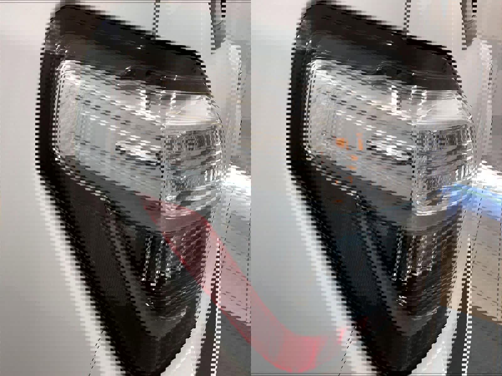 Used 2025 Toyota 4Runner SR5 AWD/4WD image 33