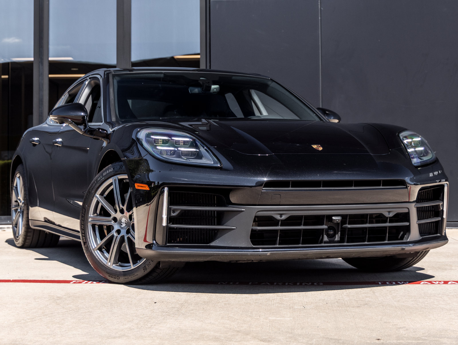 Certified 2025 Porsche Panamera image 6
