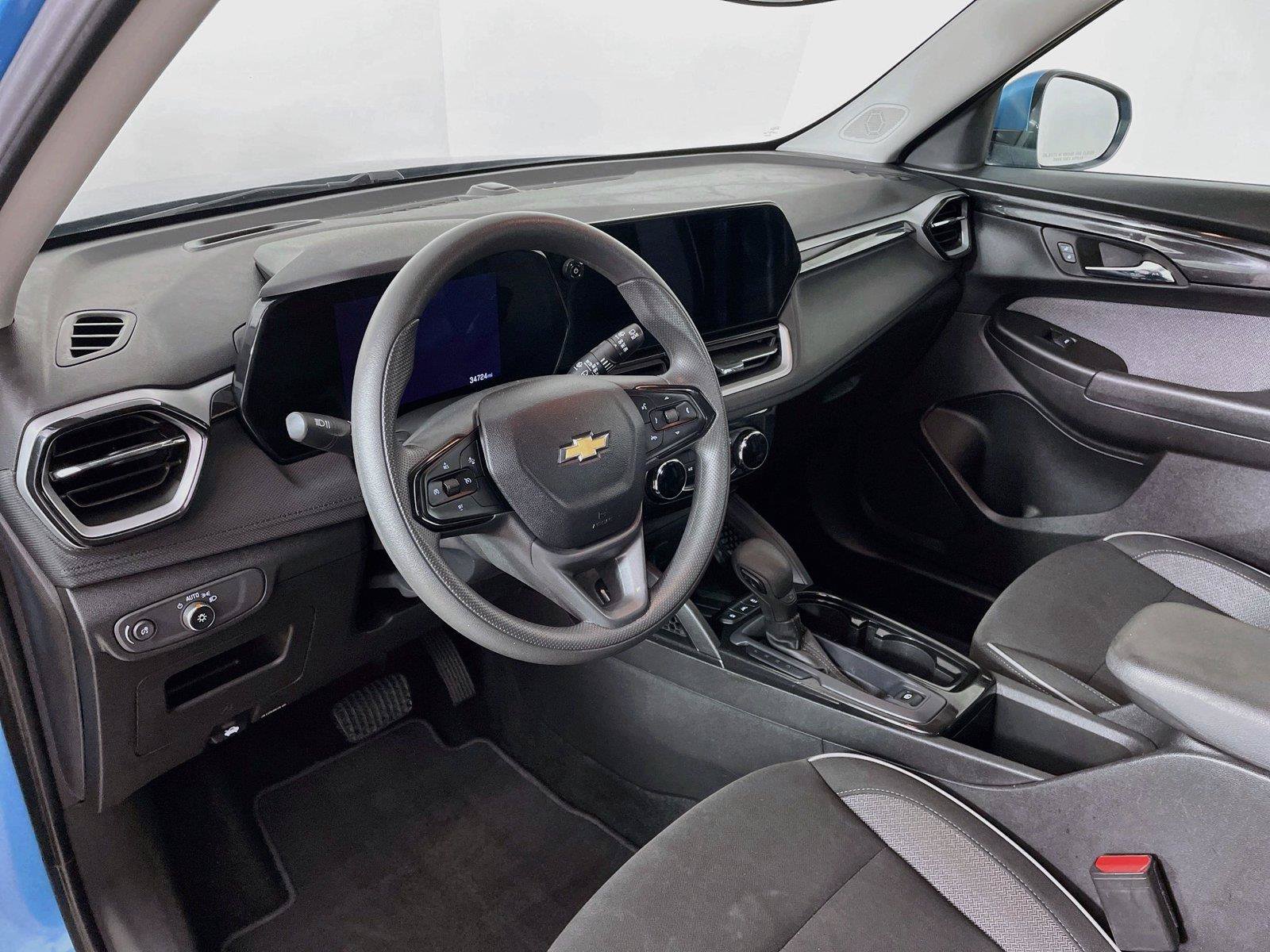 Used 2025 Chevrolet TrailBlazer LT AWD/4WD image 21