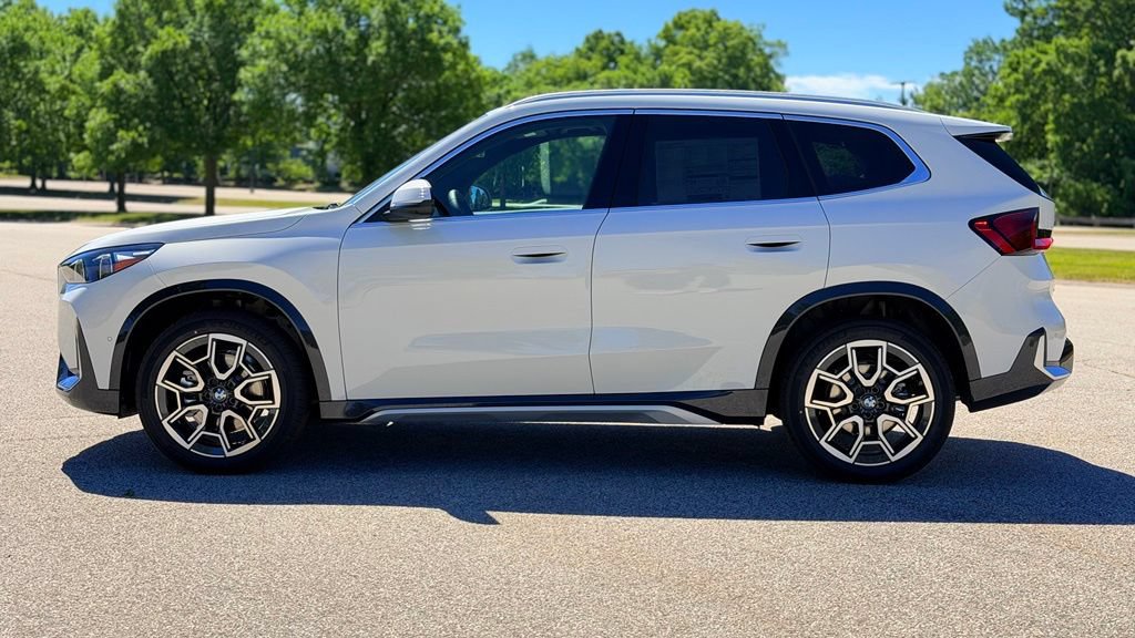 New 2026 BMW X1 xDrive28i w/ Technology Package AWD/4WD image 3