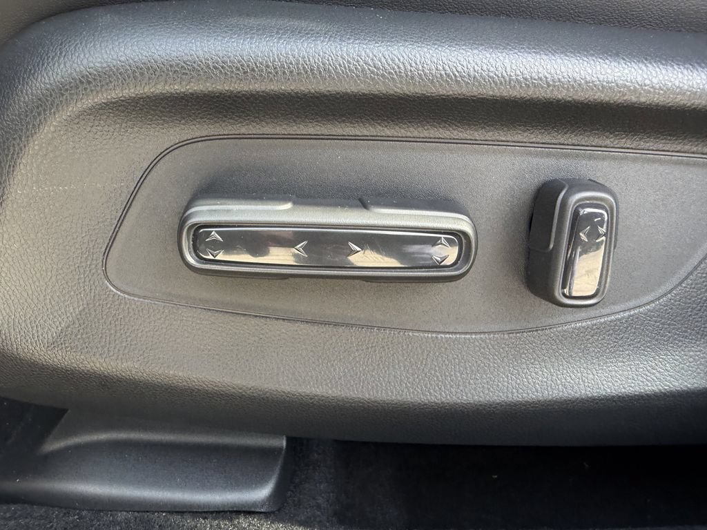Used 2025 Acura ADX AWD image 16