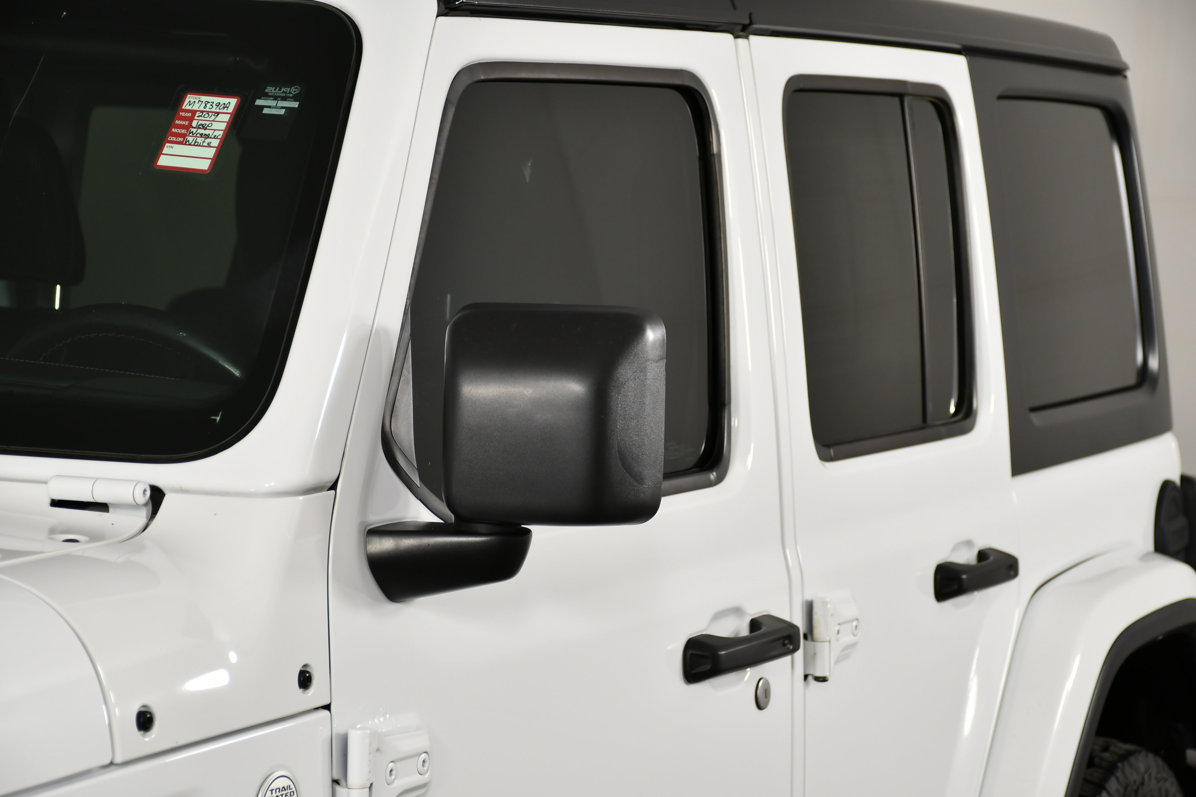 Used 2019 Jeep Wrangler Unlimited Sahara image 13