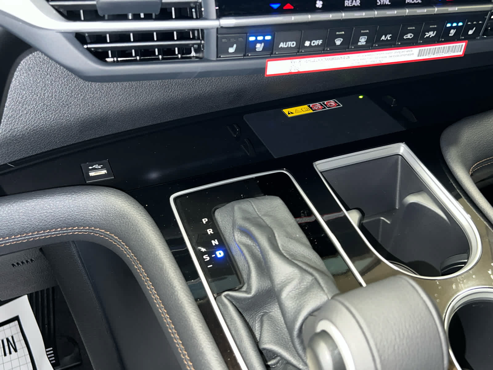 New 2026 Toyota Sienna Platinum AWD/4WD image 27