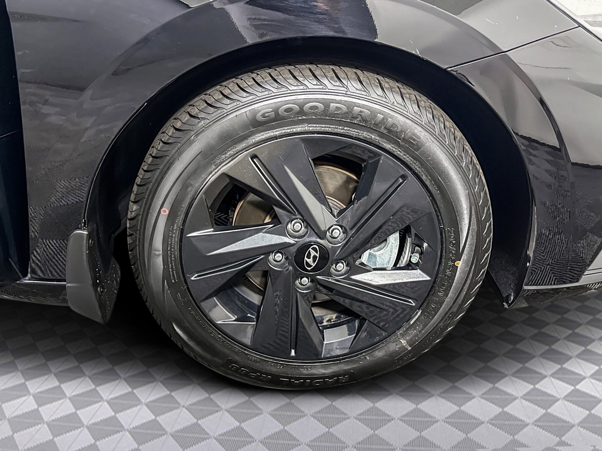 Used 2023 Hyundai Elantra SEL image 32