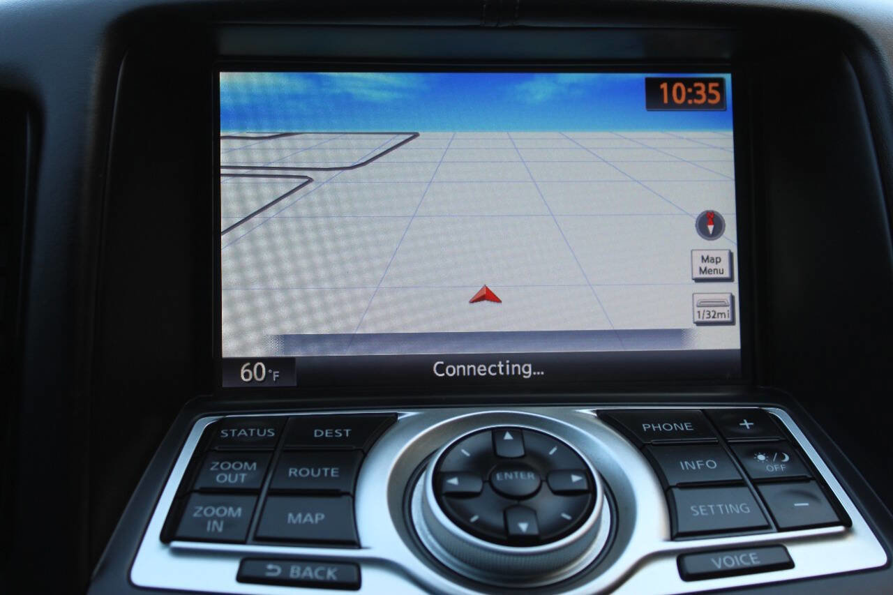 Used 2015 Nissan 370Z Touring image 14