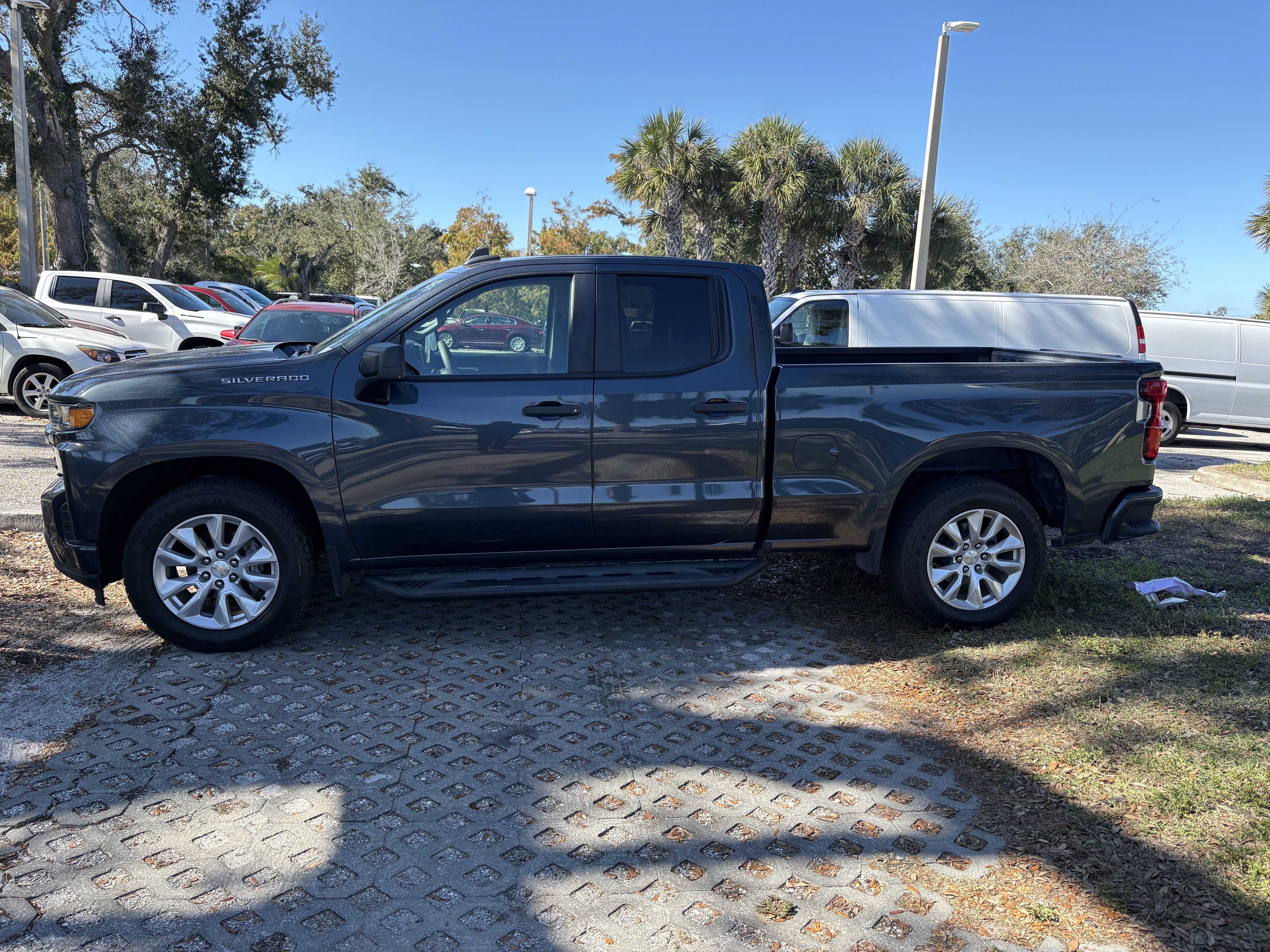 Used 2020 Chevrolet Silverado 1500 Custom w/ Custom Convenience Package image 4