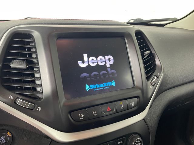 Used 2015 Jeep Cherokee Trailhawk w/ Comfort/Convenience Group AWD/4WD image 7