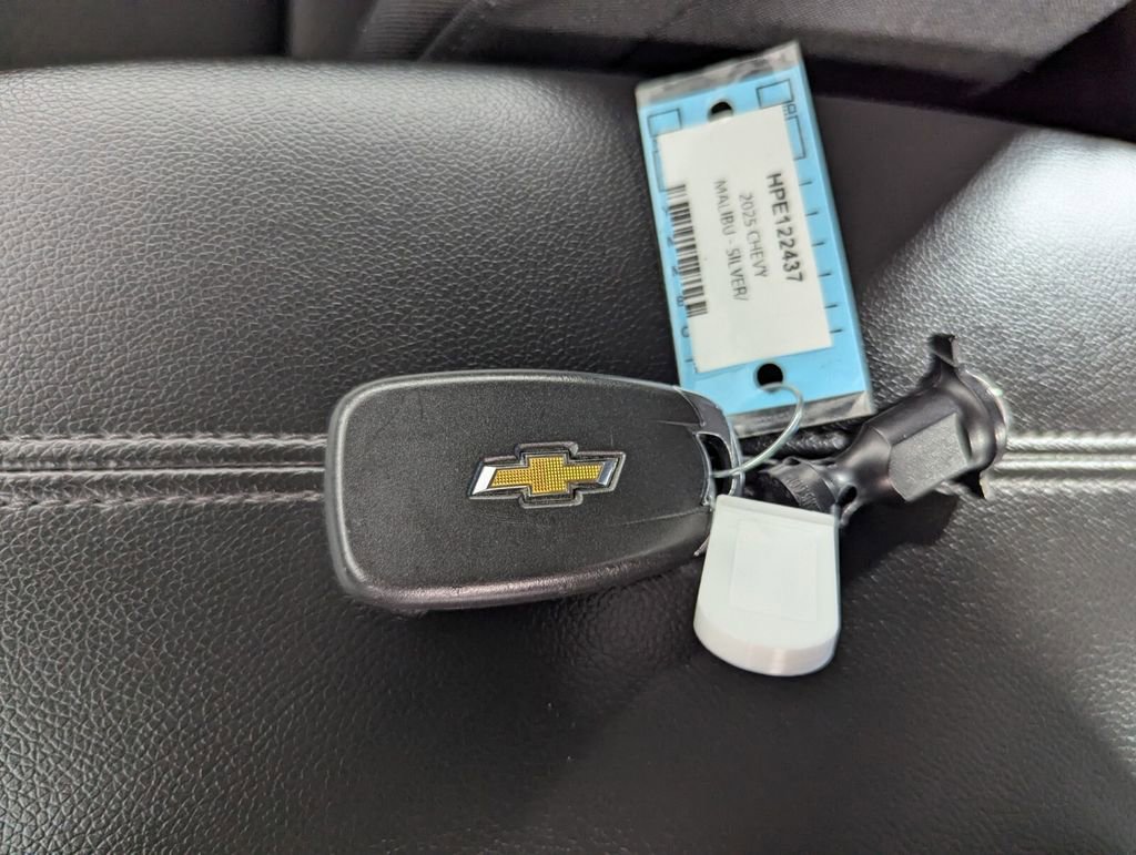 Used 2025 Chevrolet Malibu LT image 27