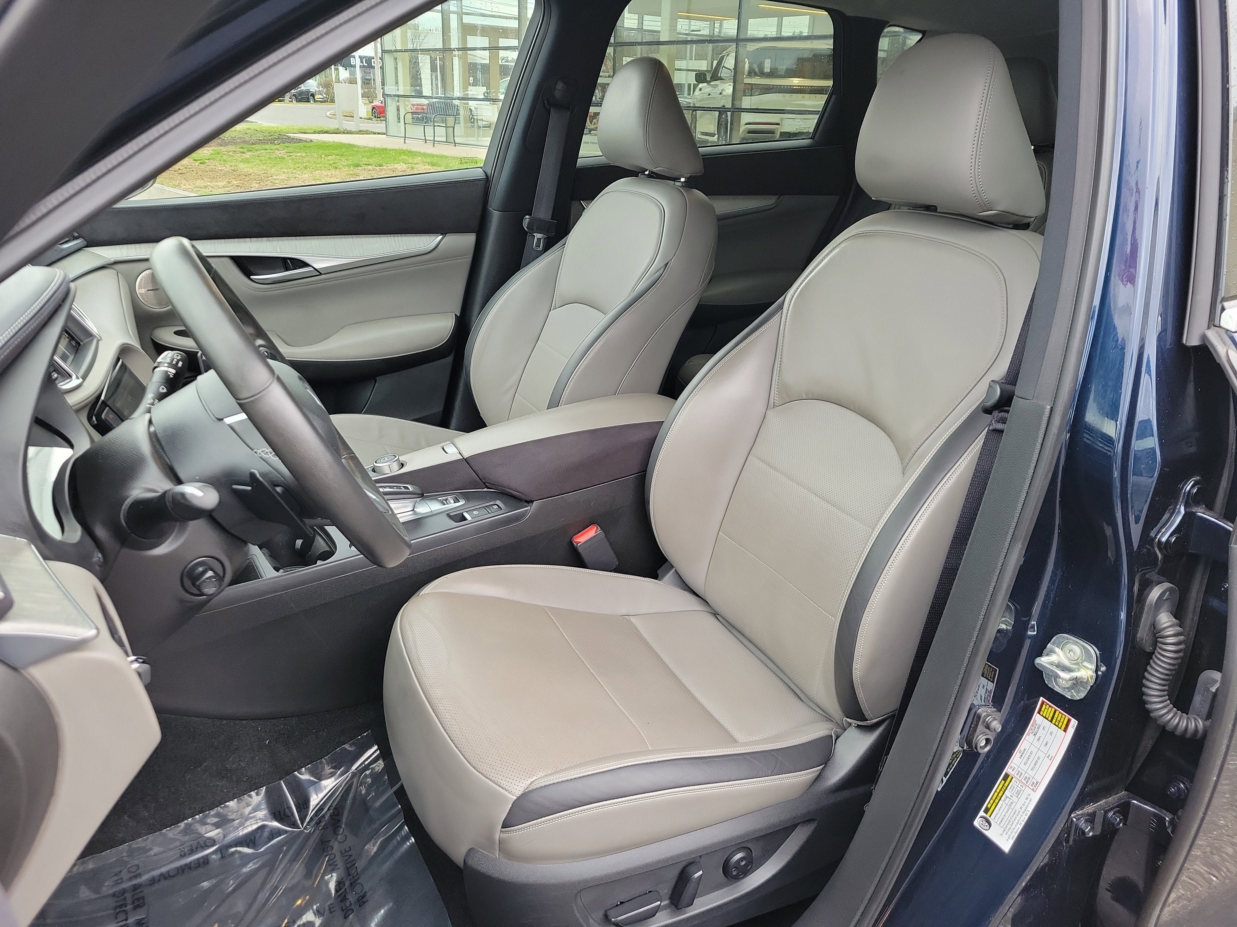 Used 2023 INFINITI QX50 Sensory AWD/4WD image 4