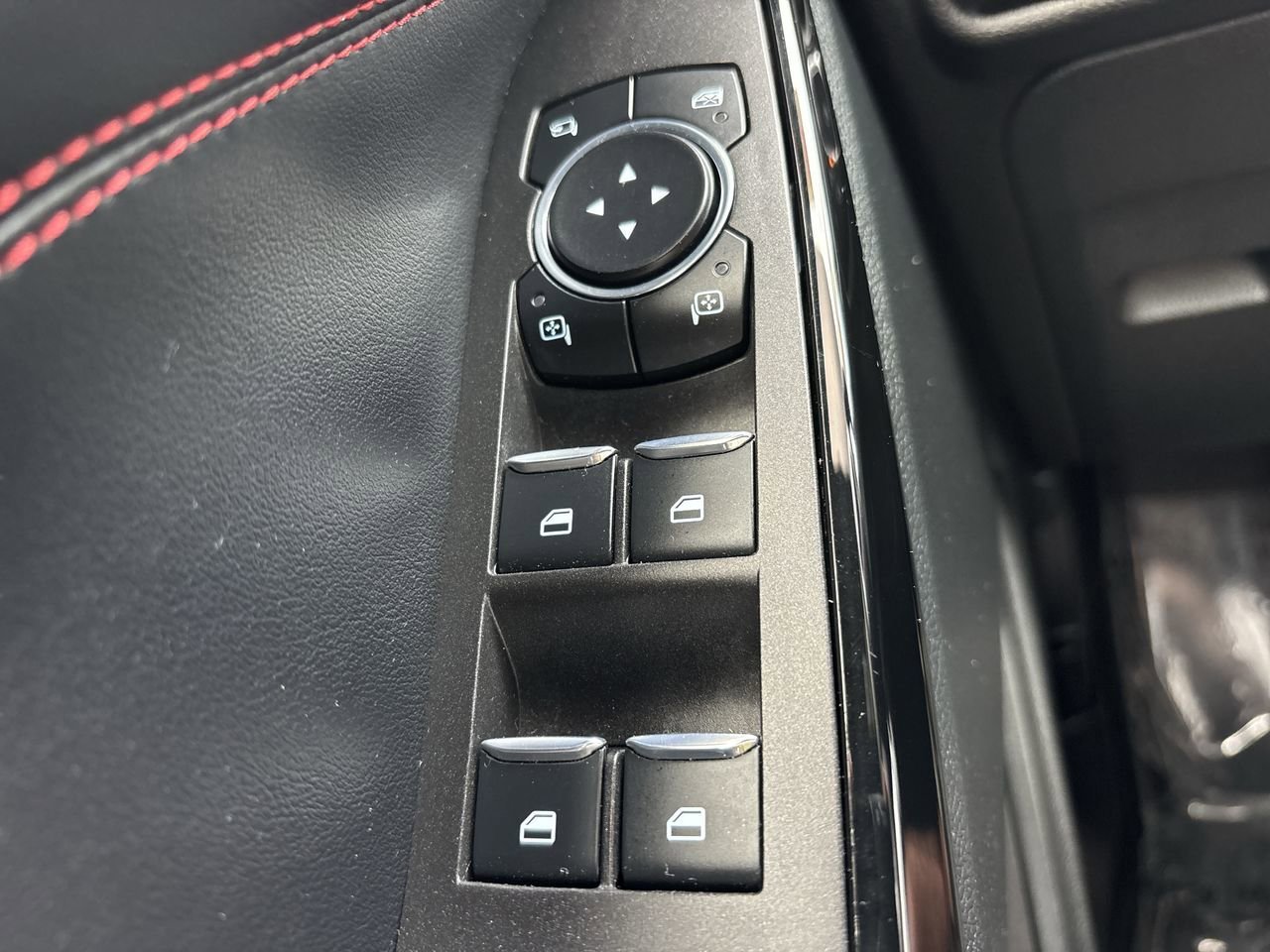 Certified 2023 Ford Explorer ST-Line w/ Class IV Trailer Tow Package image 20