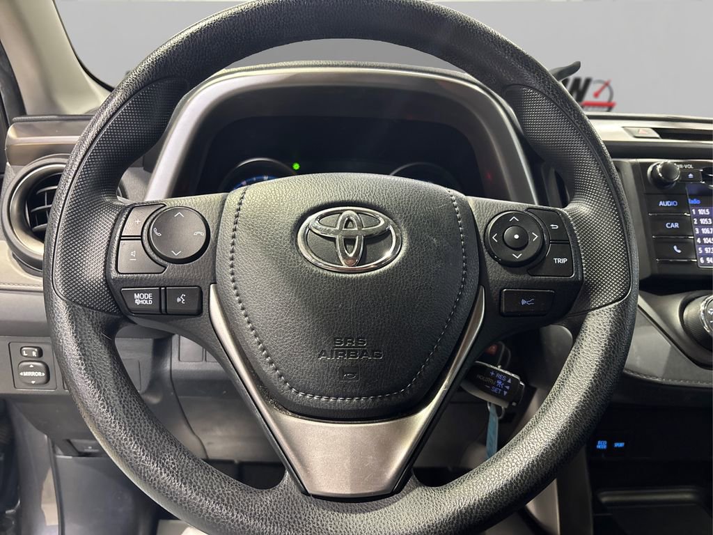 Used 2018 Toyota RAV4 LE image 24