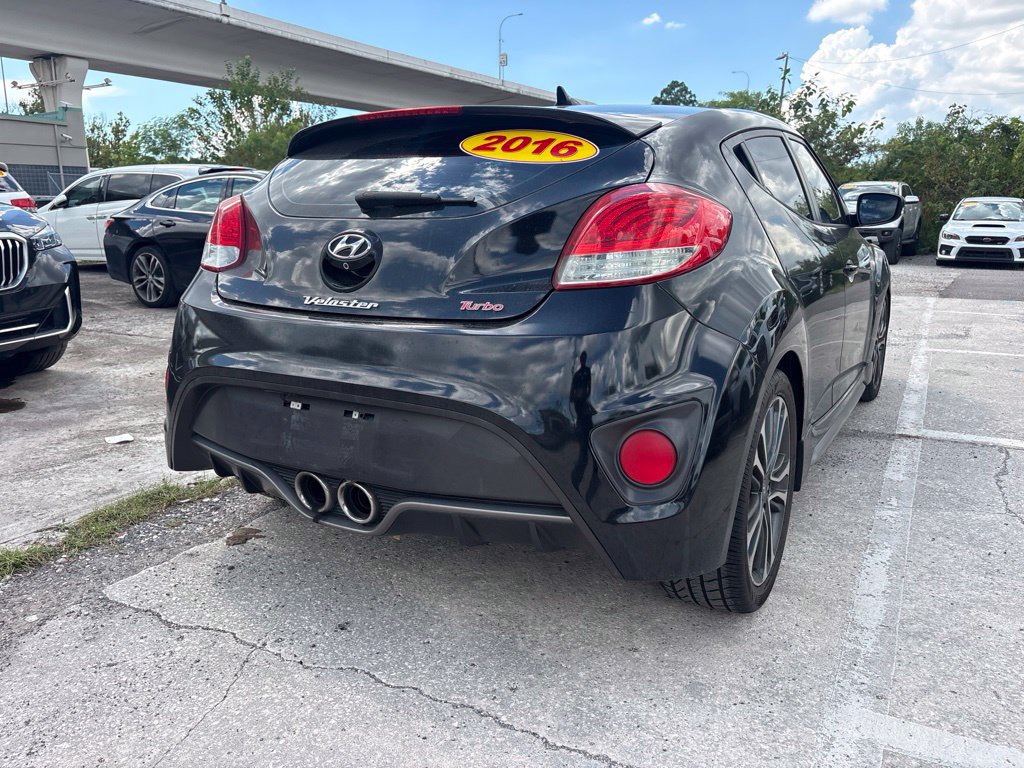 Used 2016 Hyundai Veloster Turbo FWD image 3