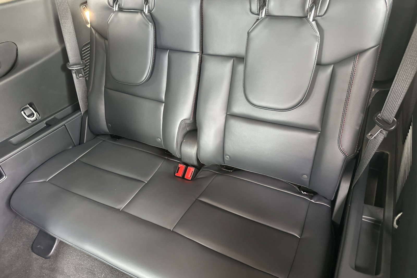 New 2027 Ford Explorer ST-Line w/ Premium Package RWD image 15