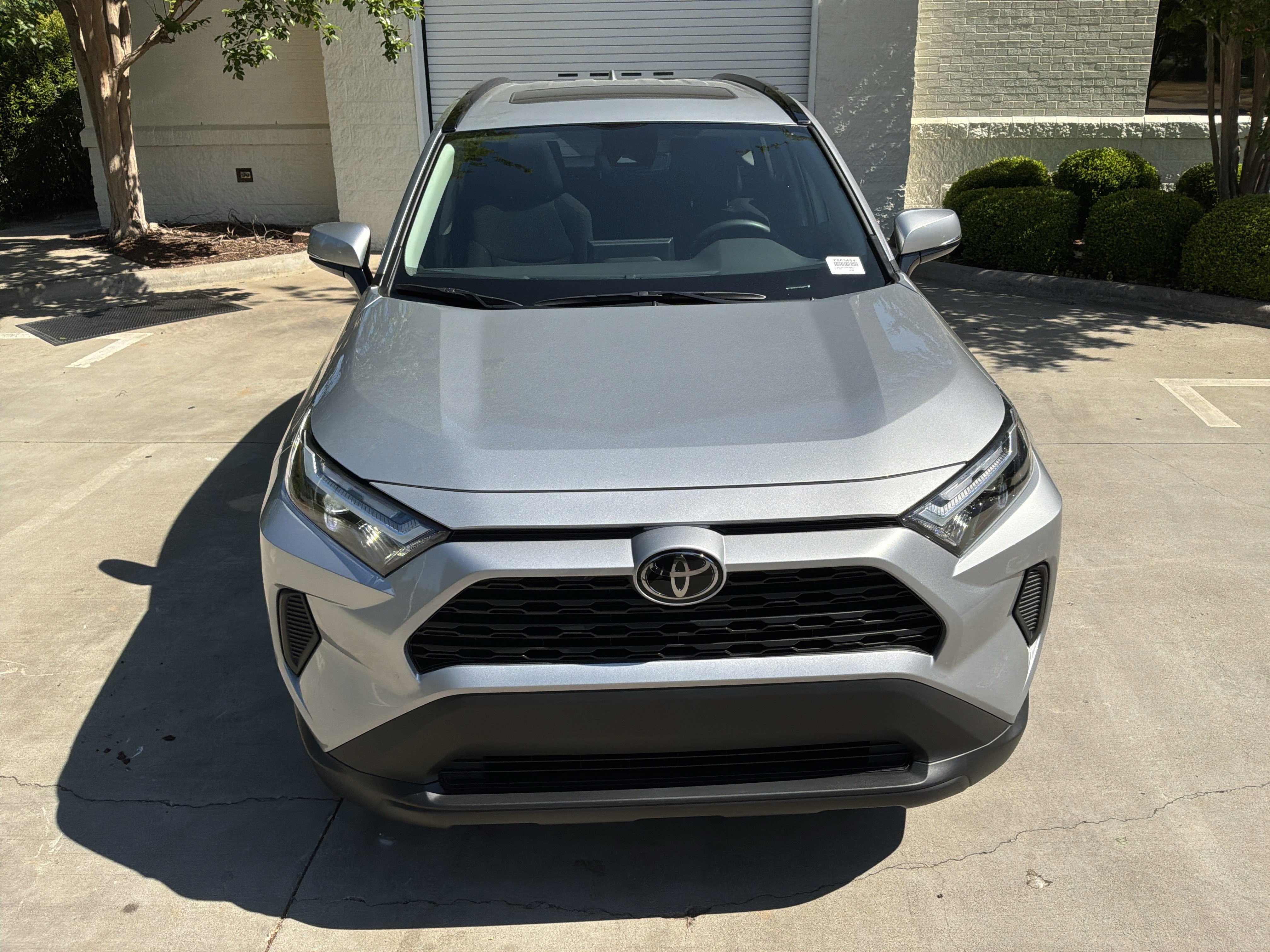 Used 2025 Toyota RAV4 XLE w/ Convenience Package FWD image 3