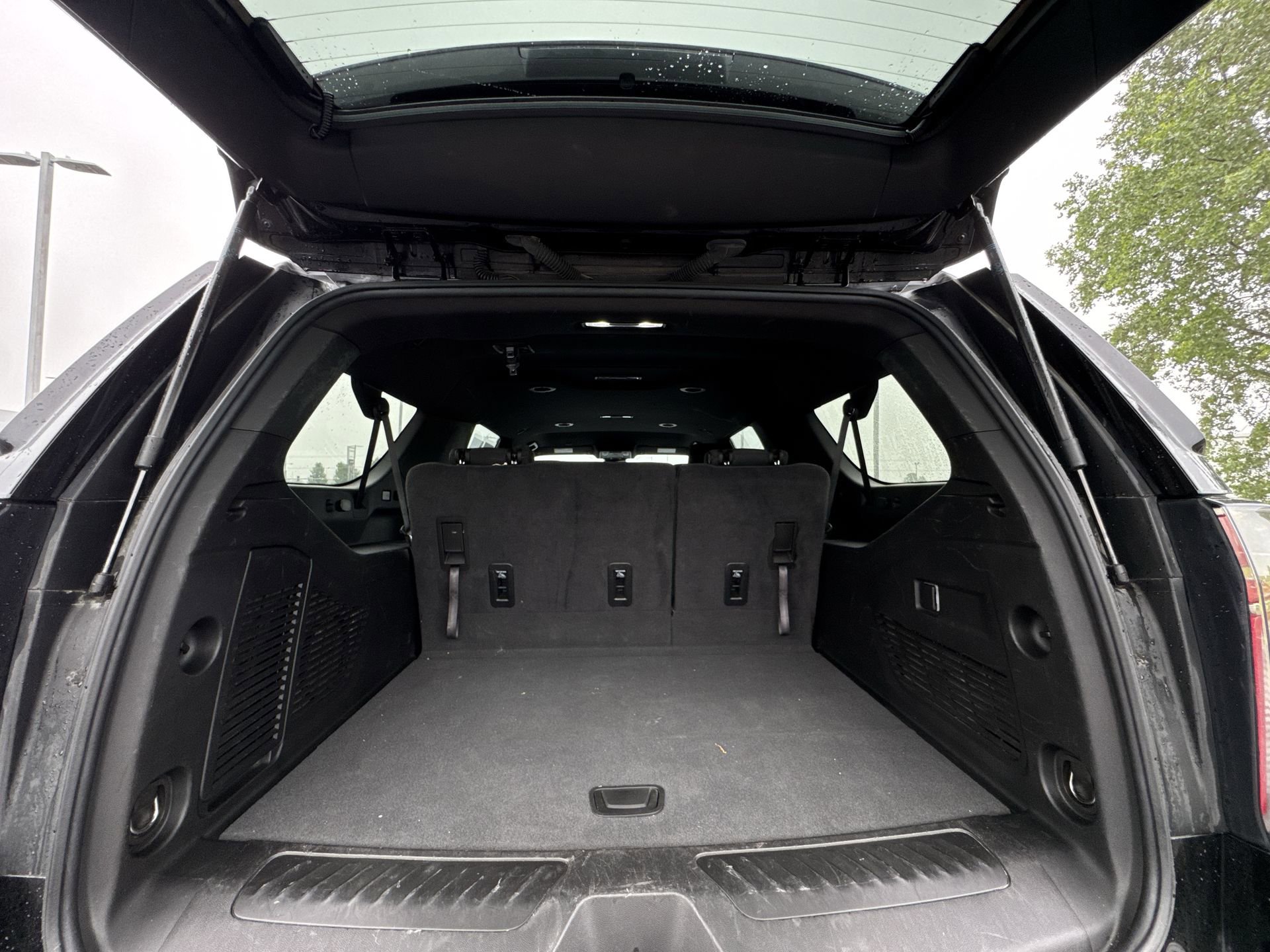 Certified 2024 Chevrolet Suburban LS RWD image 25