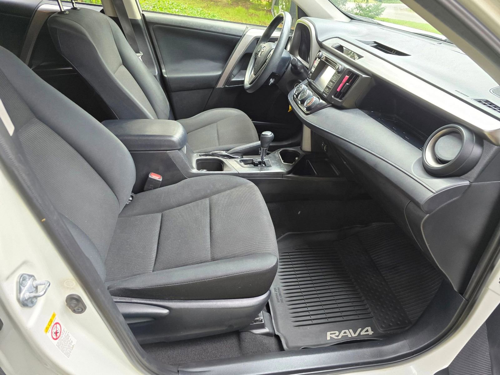 Used 2016 Toyota RAV4 LE AWD/4WD image 12