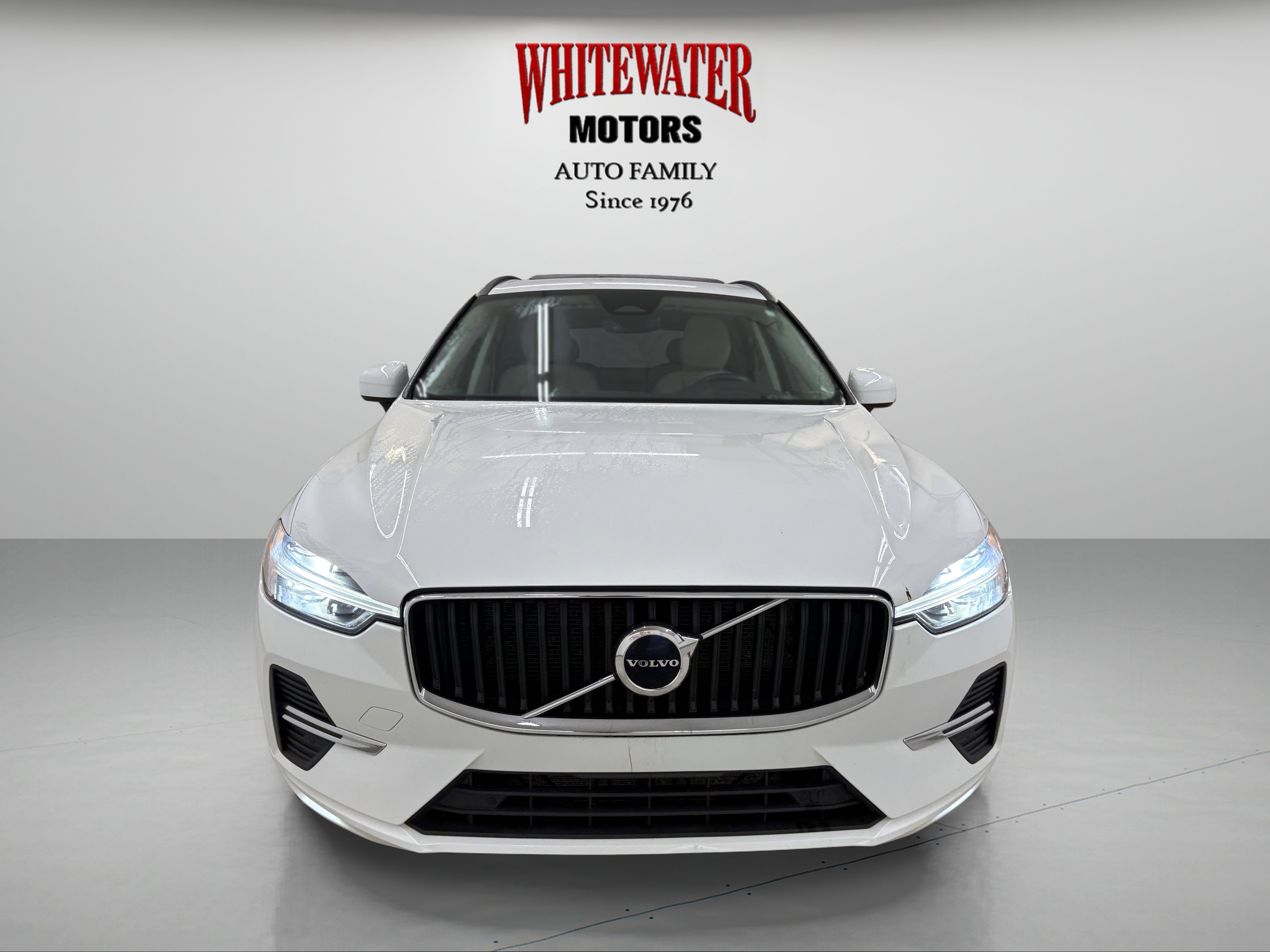 Used 2022 Volvo XC60 B5 Momentum image 6