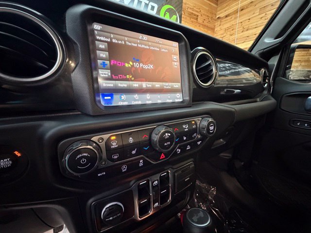 Used 2022 Jeep Wrangler Unlimited Sahara AWD/4WD image 21