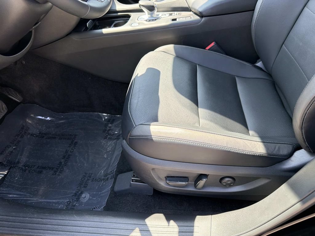 Certified 2023 INFINITI QX55 Luxe w/ Cargo Package AWD/4WD image 16