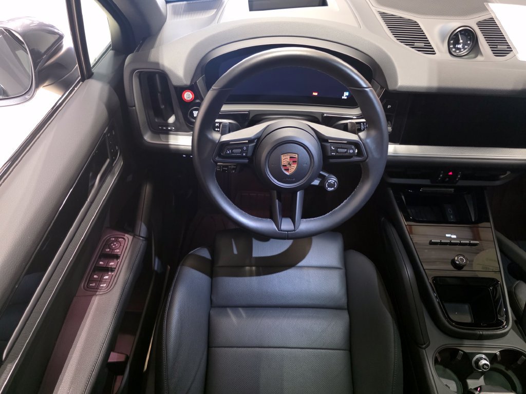 Certified 2026 Porsche Cayenne AWD/4WD image 20