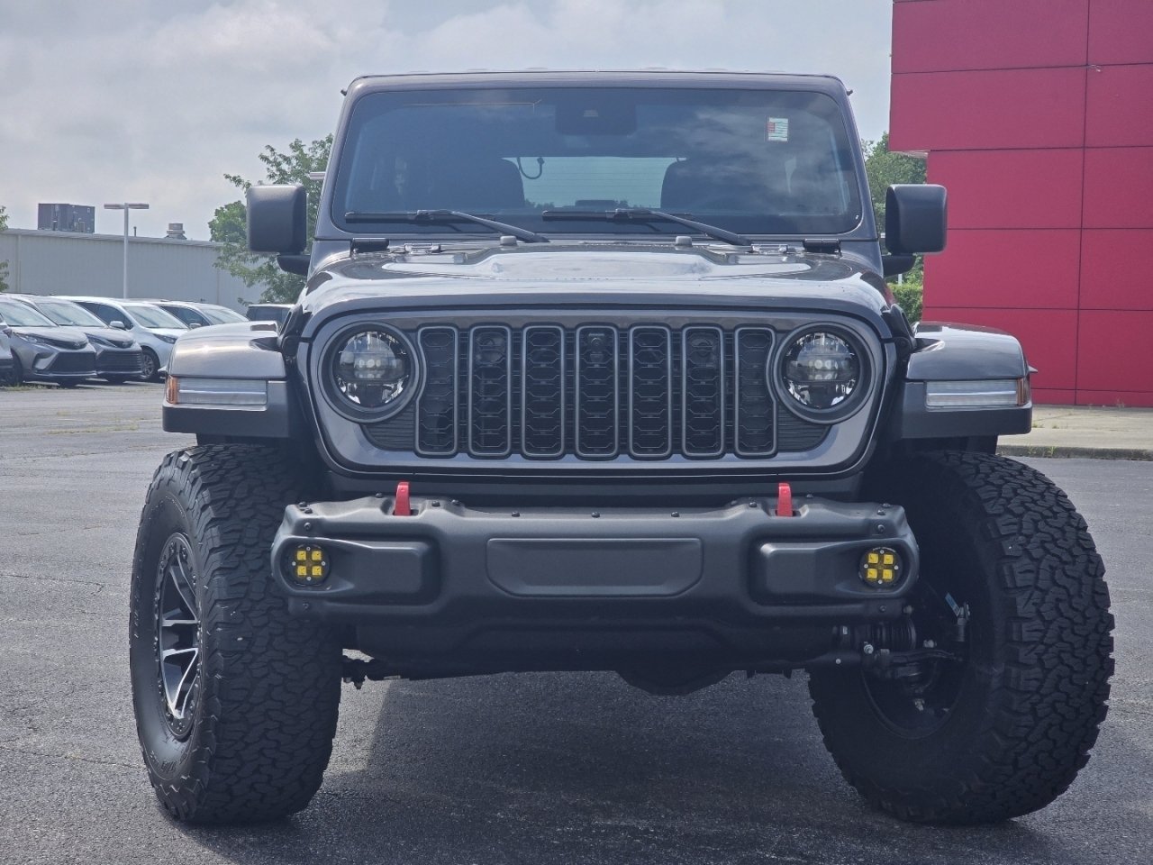 Used 2025 Jeep Wrangler Unlimited Rubicon AWD/4WD image 12