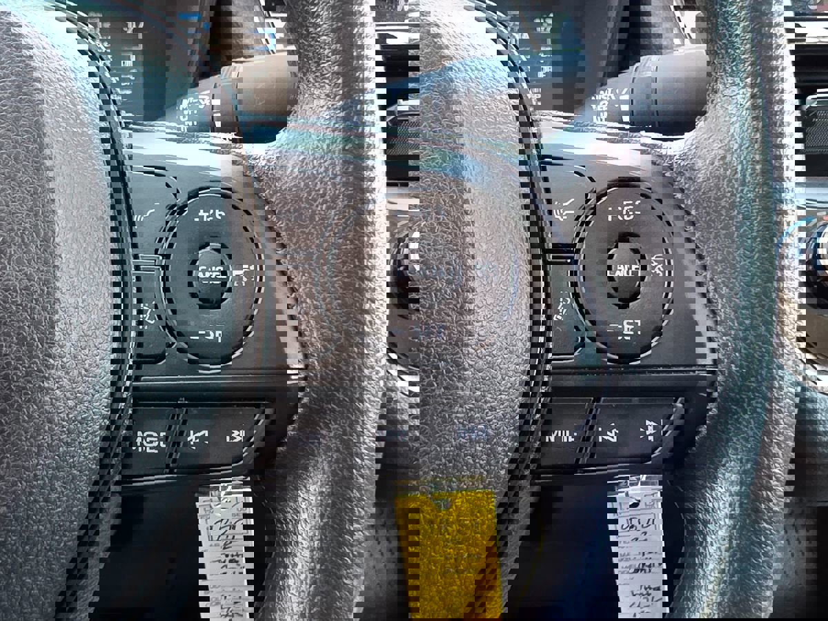 Used 2022 Toyota Corolla LE image 32