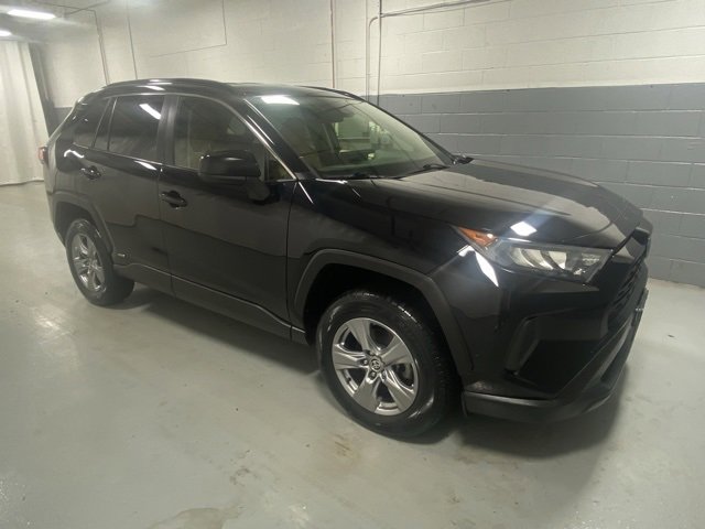 Used 2022 Toyota RAV4 LE image 4