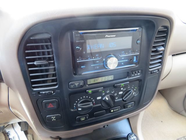 Used 2000 Toyota Land Cruiser AWD/4WD image 26