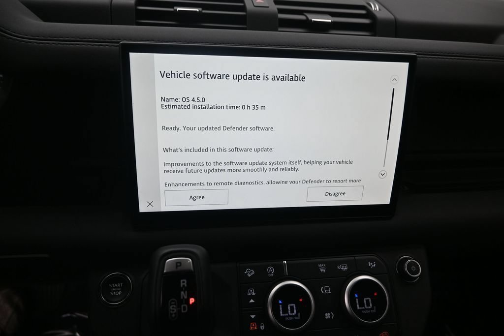 Used 2024 Land Rover Defender 130 X-Dynamic SE AWD/4WD image 13